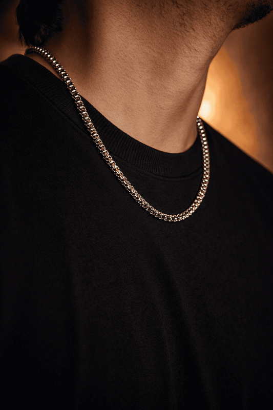 Men stainless steel Roblox chain necklace in Pakistan, silver durable waterproof Roblox style chain for everyday wear