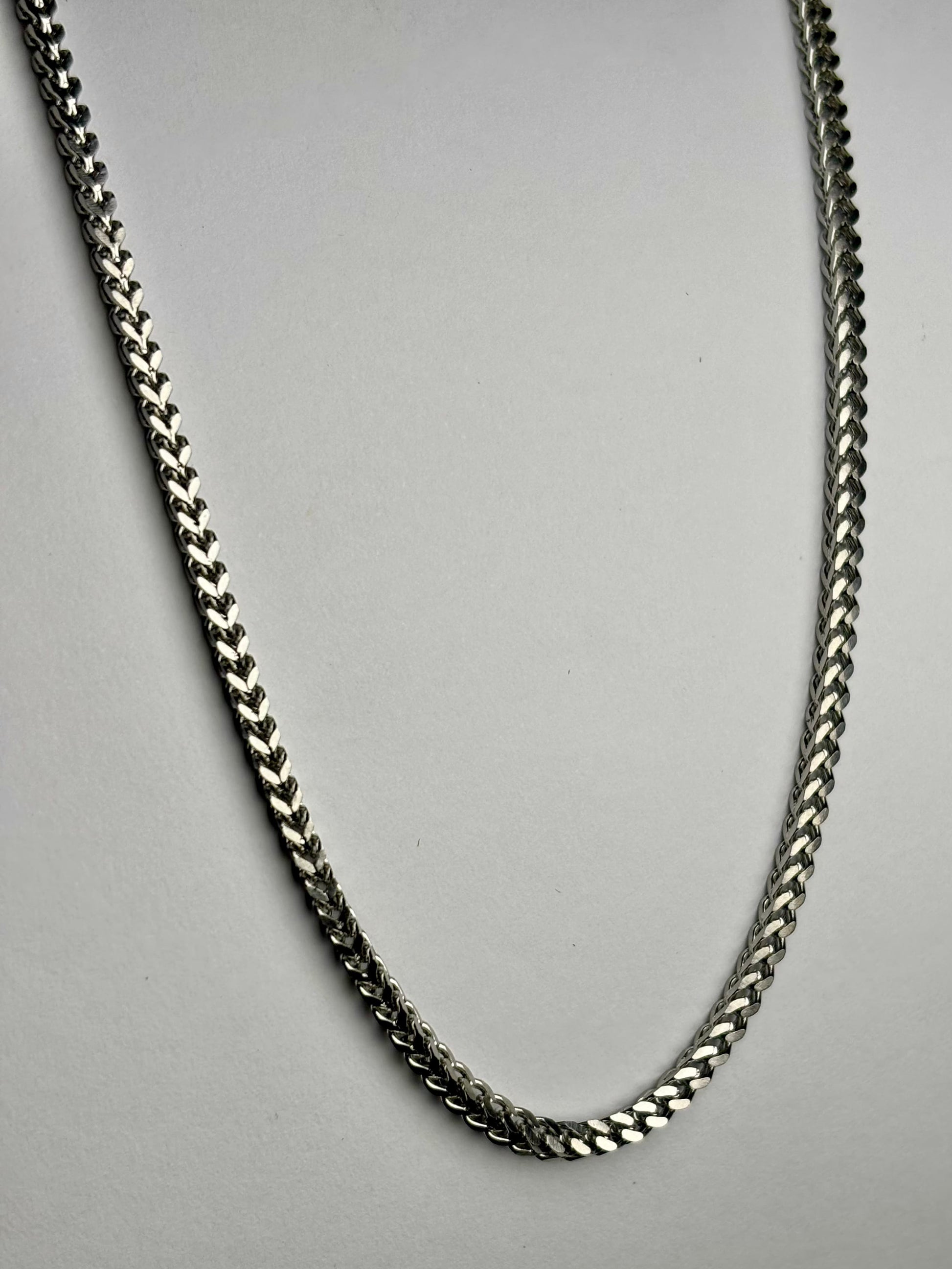 Men stainless steel foxtail chain necklace in Pakistan, polished silver foxtail link chain waterproof anti rust durable everyday men jewelry