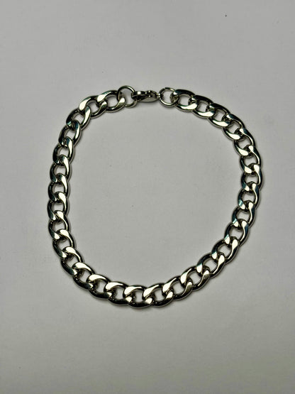 Men’s Cuban bracelet in Pakistan – premium stainless steel chain bracelet with bold modern design