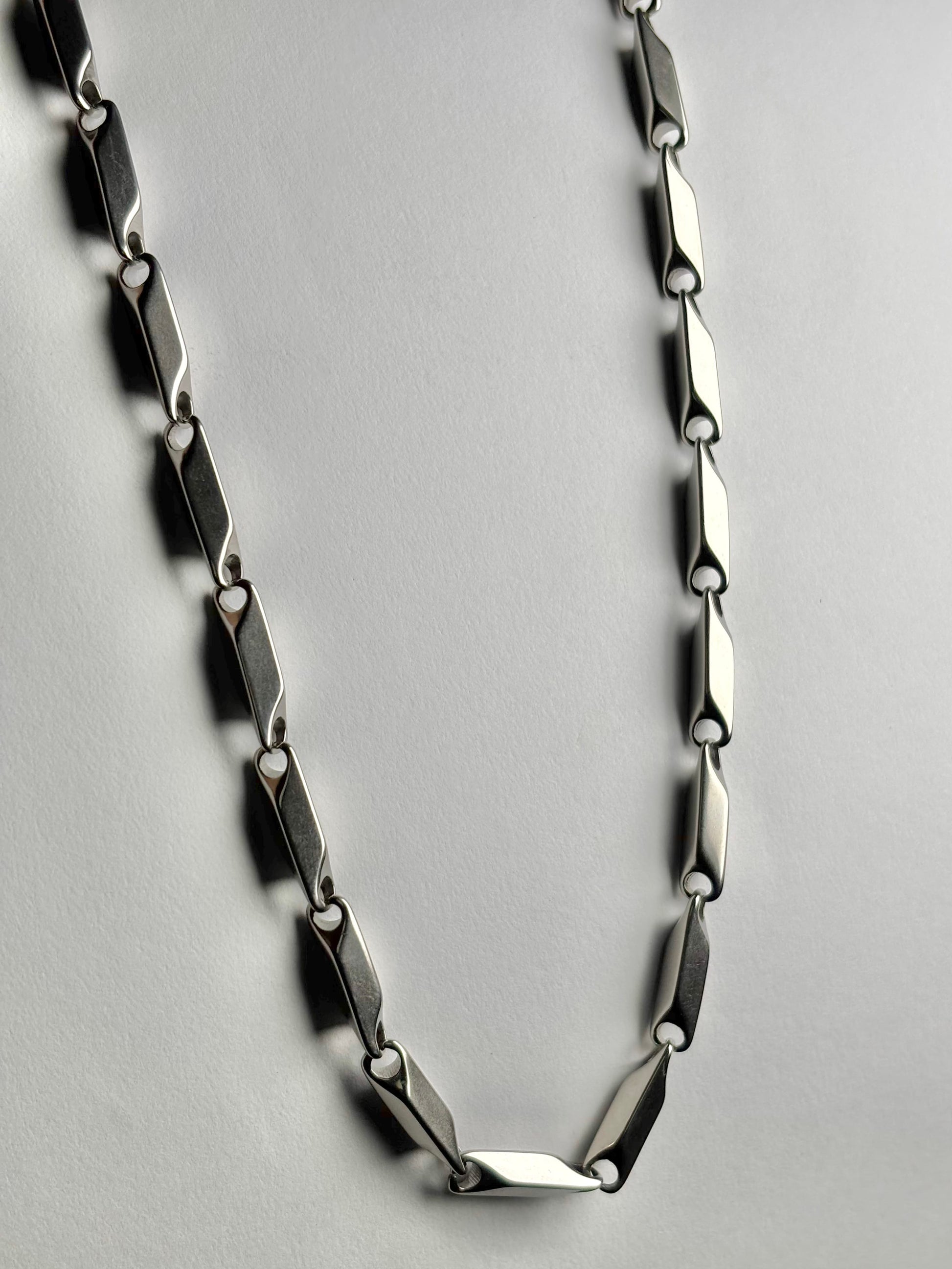 Silver stainless steel geometric link chain necklace for men in Pakistan, polished bar link chain modern durable men jewelry