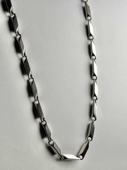 Silver stainless steel geometric link chain necklace for men in Pakistan, polished bar link chain modern durable men jewelry
