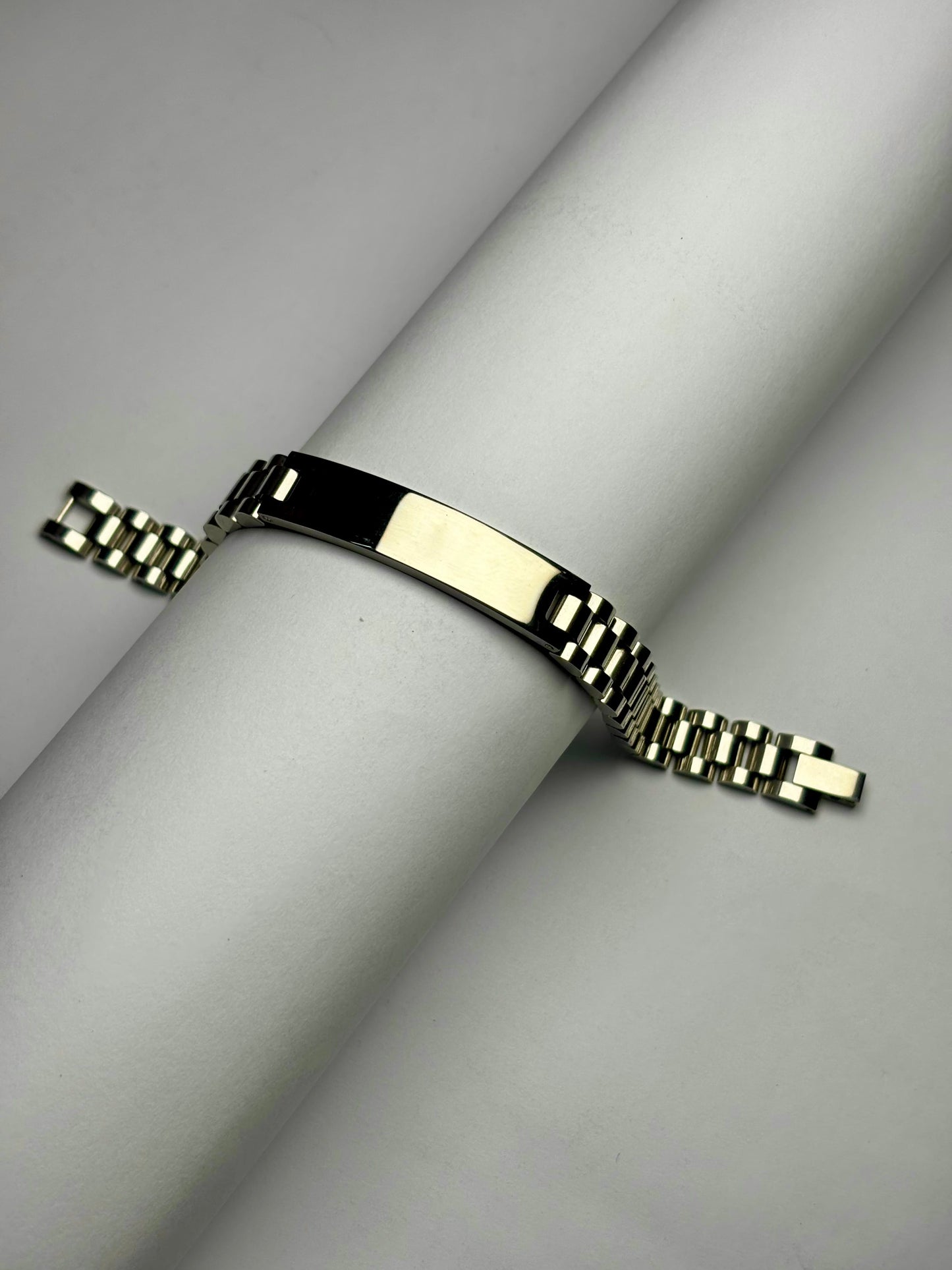 custom name engraved stainless steel bracelet for men silver tone link chain personalized jewelry Pakistan product shot