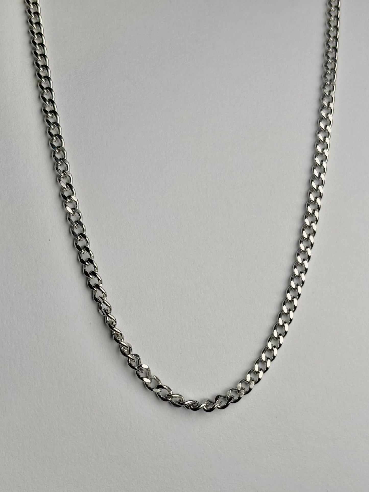Men stainless steel curb chain necklace in Pakistan, polished silver curb link chain waterproof anti rust durable everyday men jewelry
