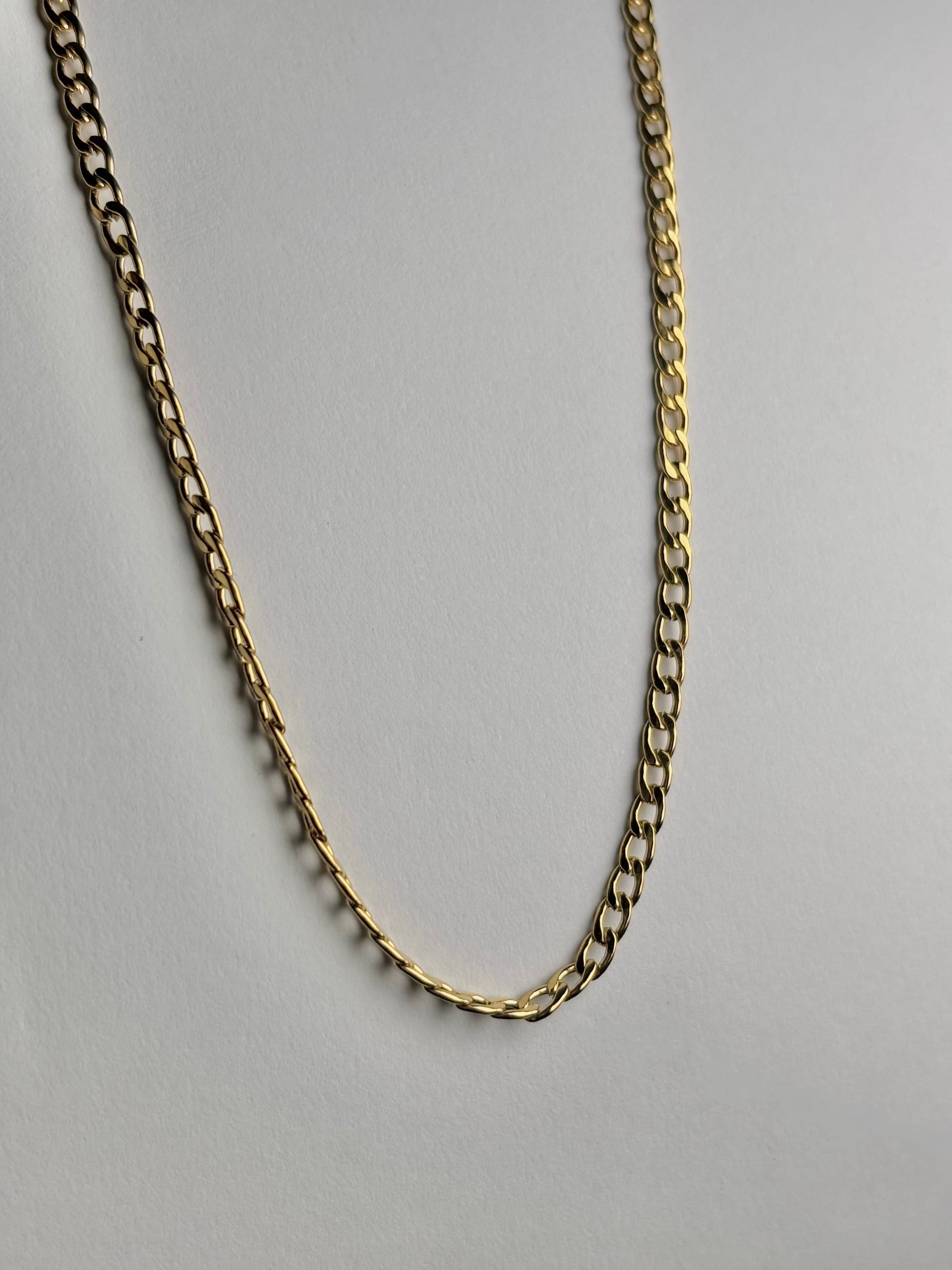 Gold stainless steel curb chain necklace for men in Pakistan, polished gold curb link chain waterproof anti rust durable everyday jewelry